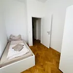 Big Travel Group Leoben Apartamento *